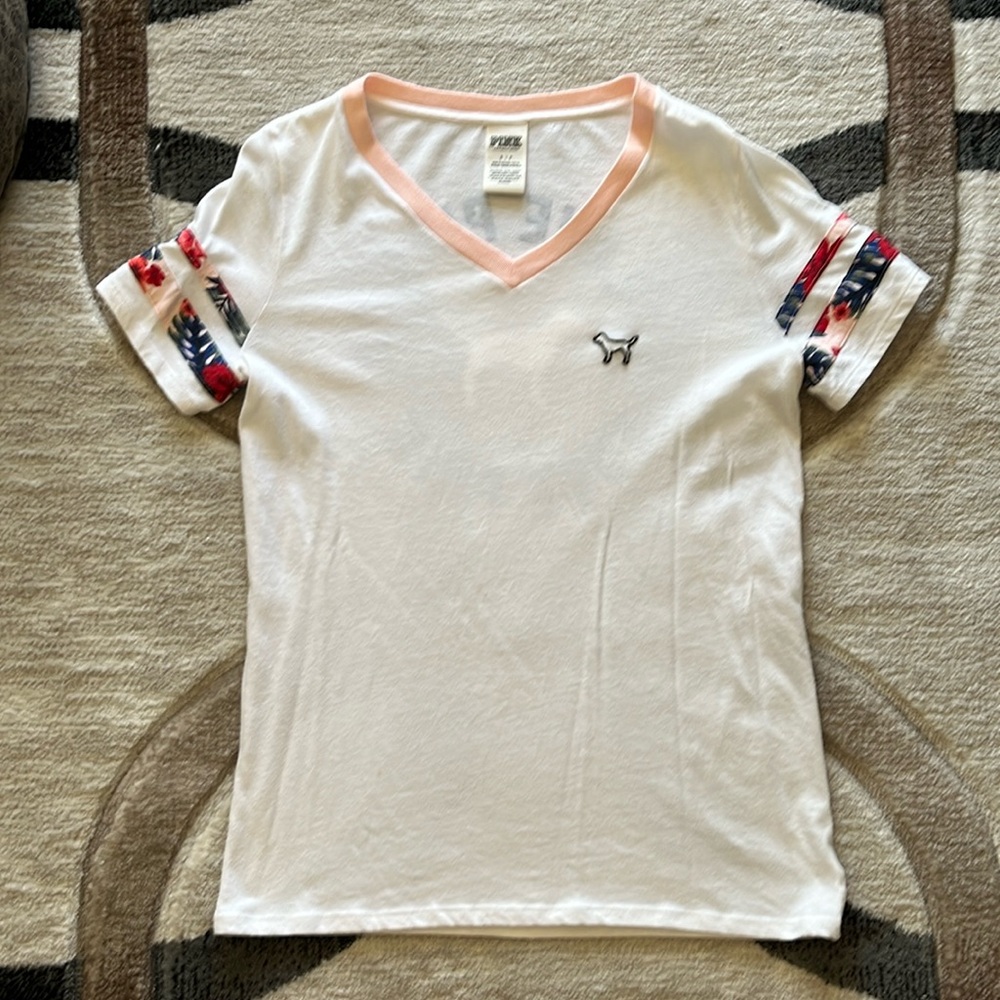 Vs PINK tee
